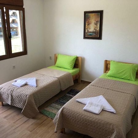 Visitor Yard Bed & Breakfast Plav Luaran gambar