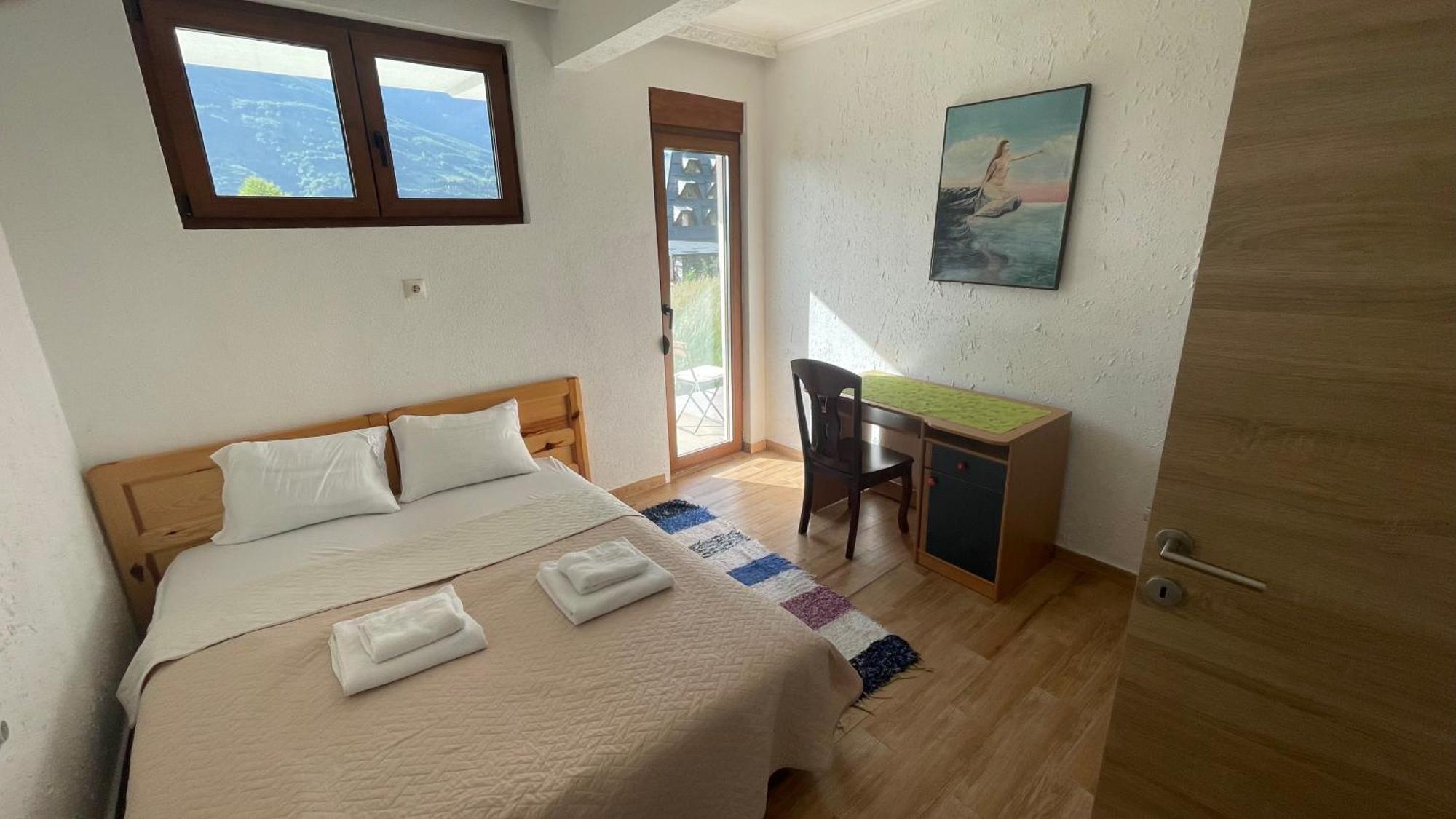 Visitor Yard Bed & Breakfast Plav Luaran gambar