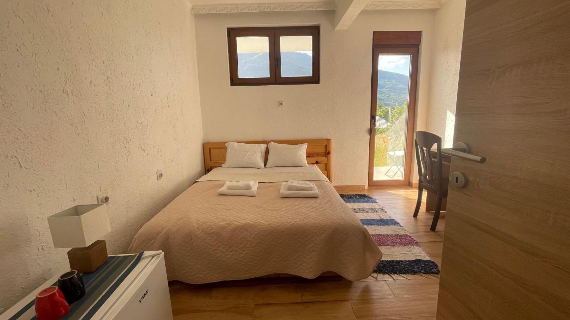 Visitor Yard Bed & Breakfast Plav Luaran gambar