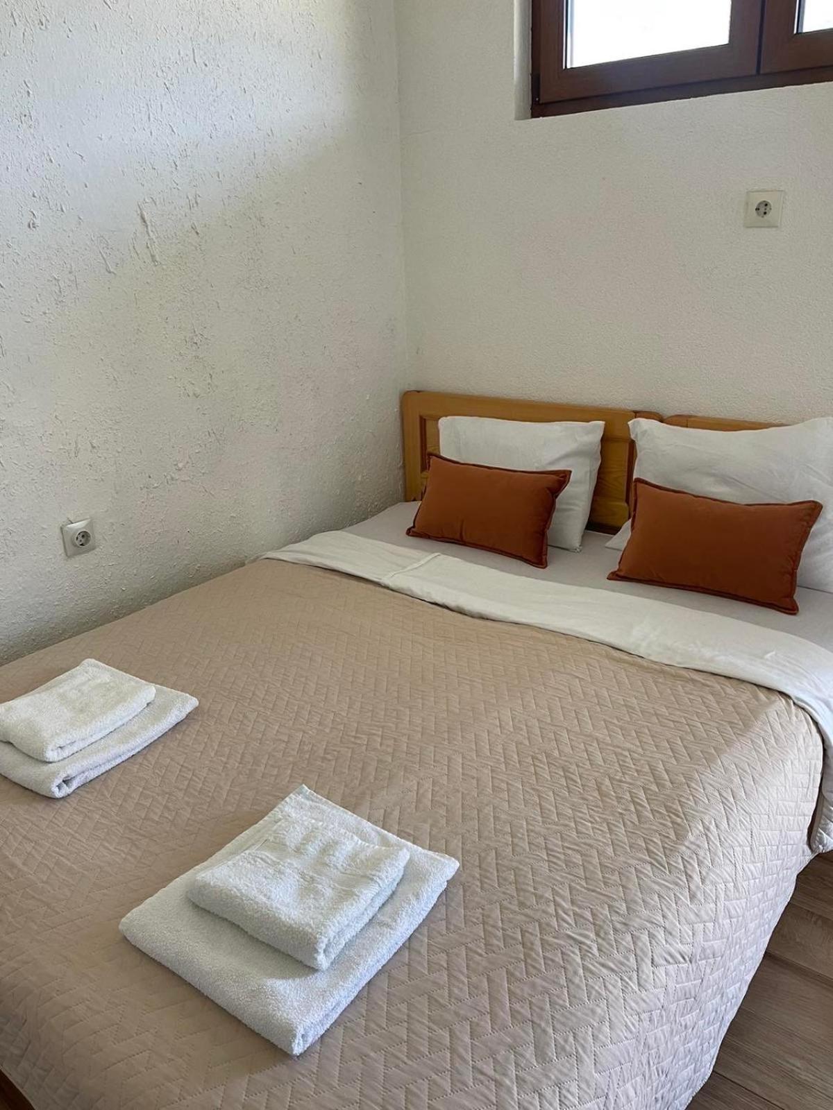 Visitor Yard Bed & Breakfast Plav Luaran gambar