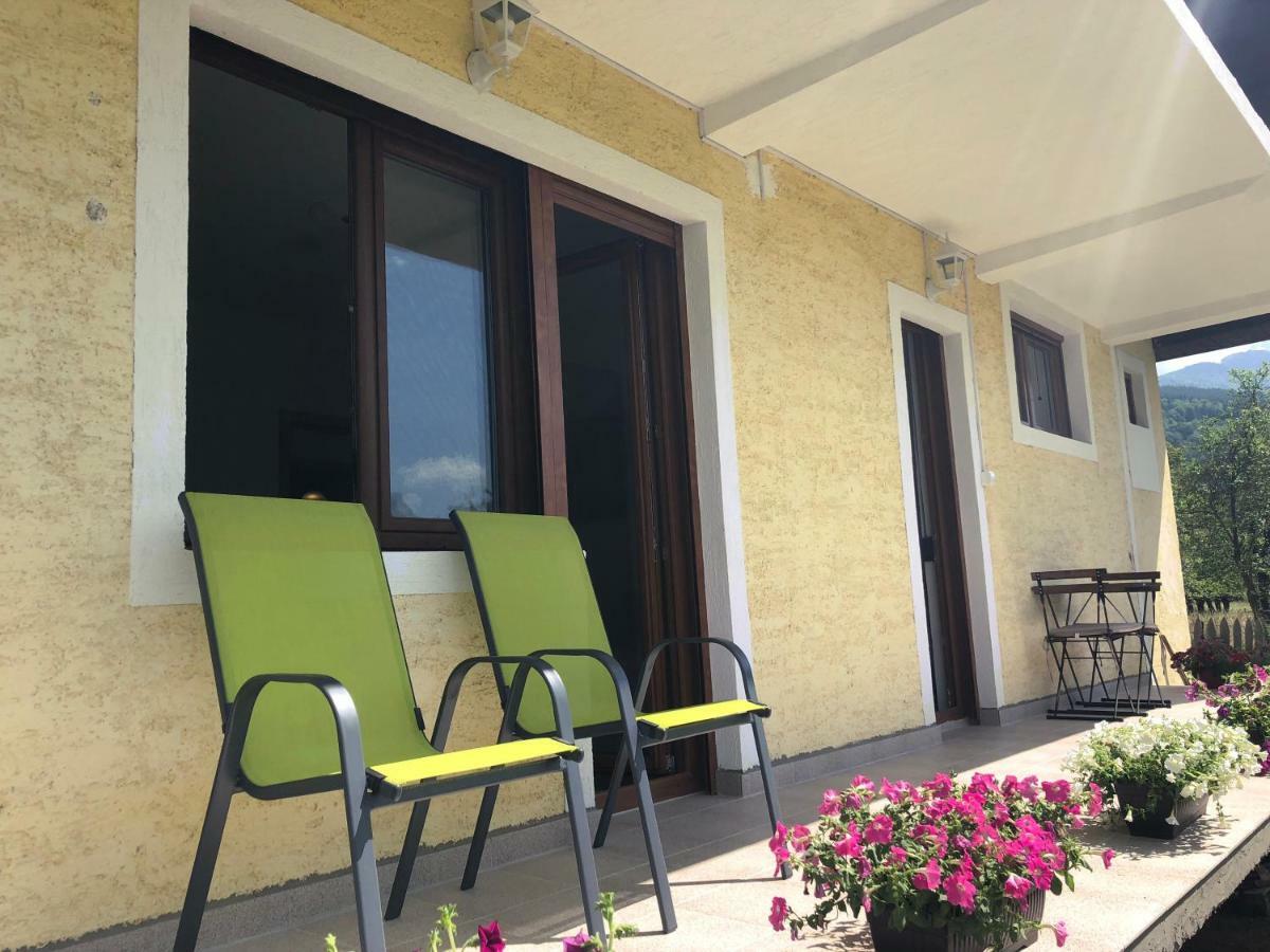 Visitor Yard Bed & Breakfast Plav Luaran gambar